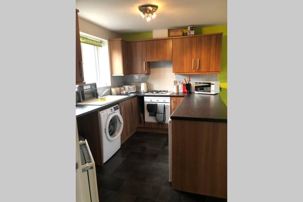 Dudley House **Staycation & Contractors** Sleeps 7 Tipton Exterior foto